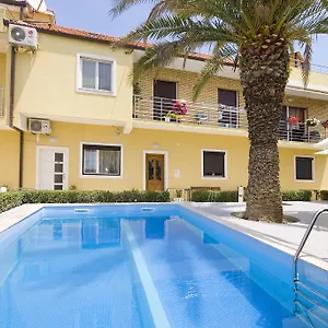https://apartments-nec.hotelinzadar.com