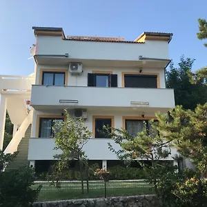 https://apartments-lena-baska-krk.primorje-gorskikotar.com
